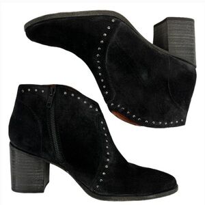 Frye Nora Stud Zip Short/ Ankle Boots/Bootie Black Suede